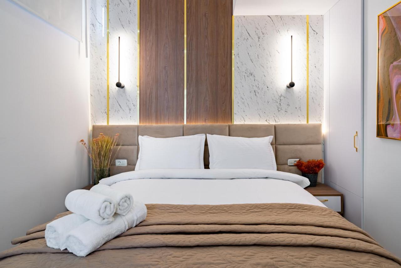 Ferienwohnung Golden View - Breathtaking Location In Bukarest Exterior foto