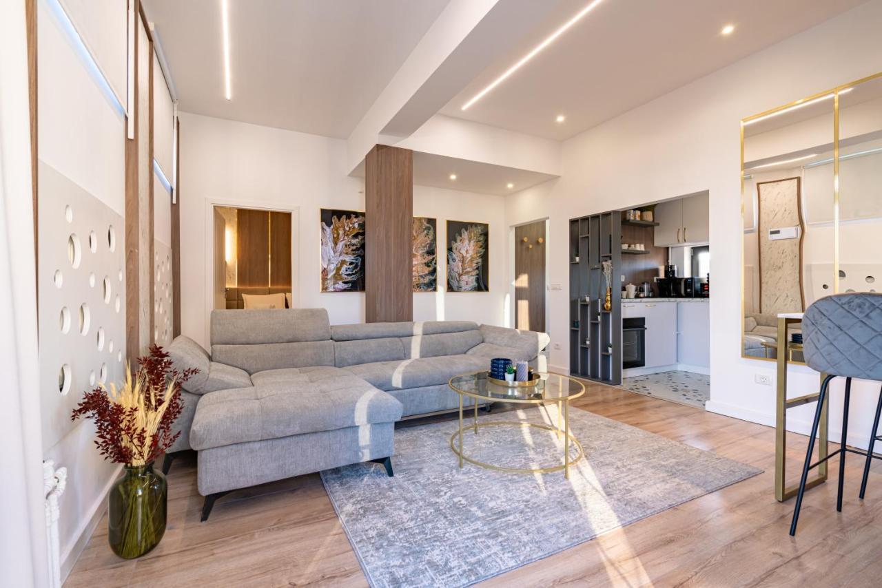 Ferienwohnung Golden View - Breathtaking Location In Bukarest Exterior foto