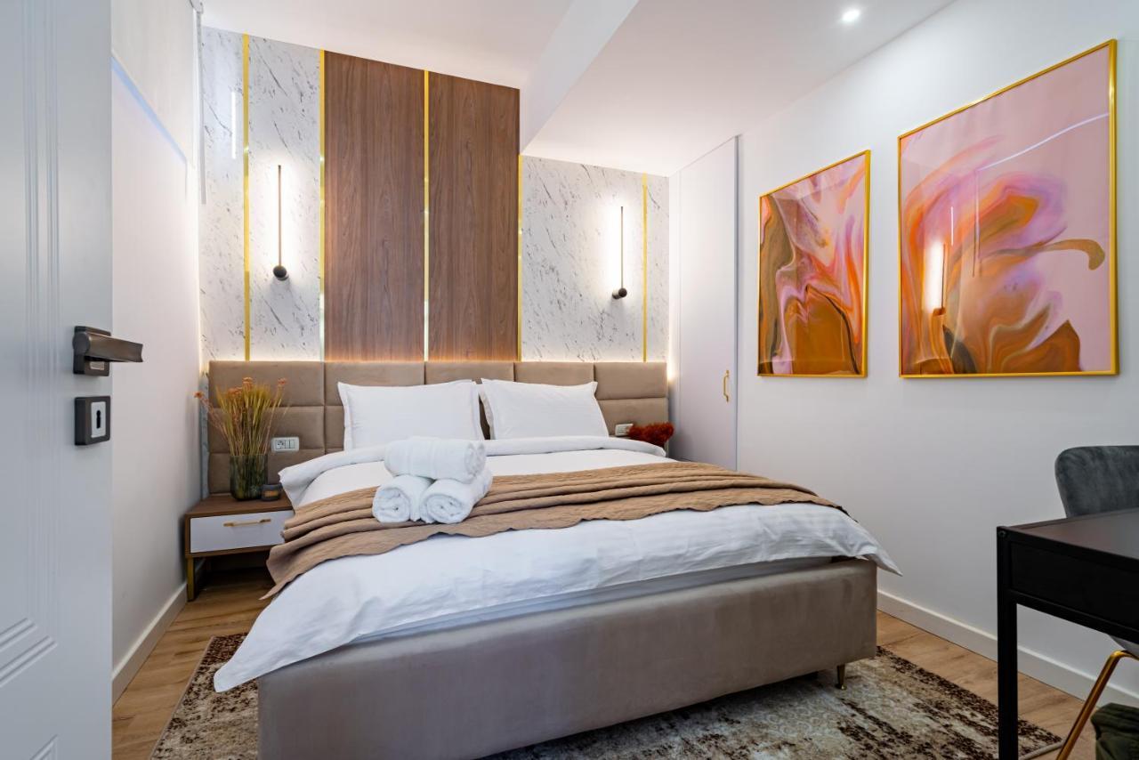 Ferienwohnung Golden View - Breathtaking Location In Bukarest Exterior foto