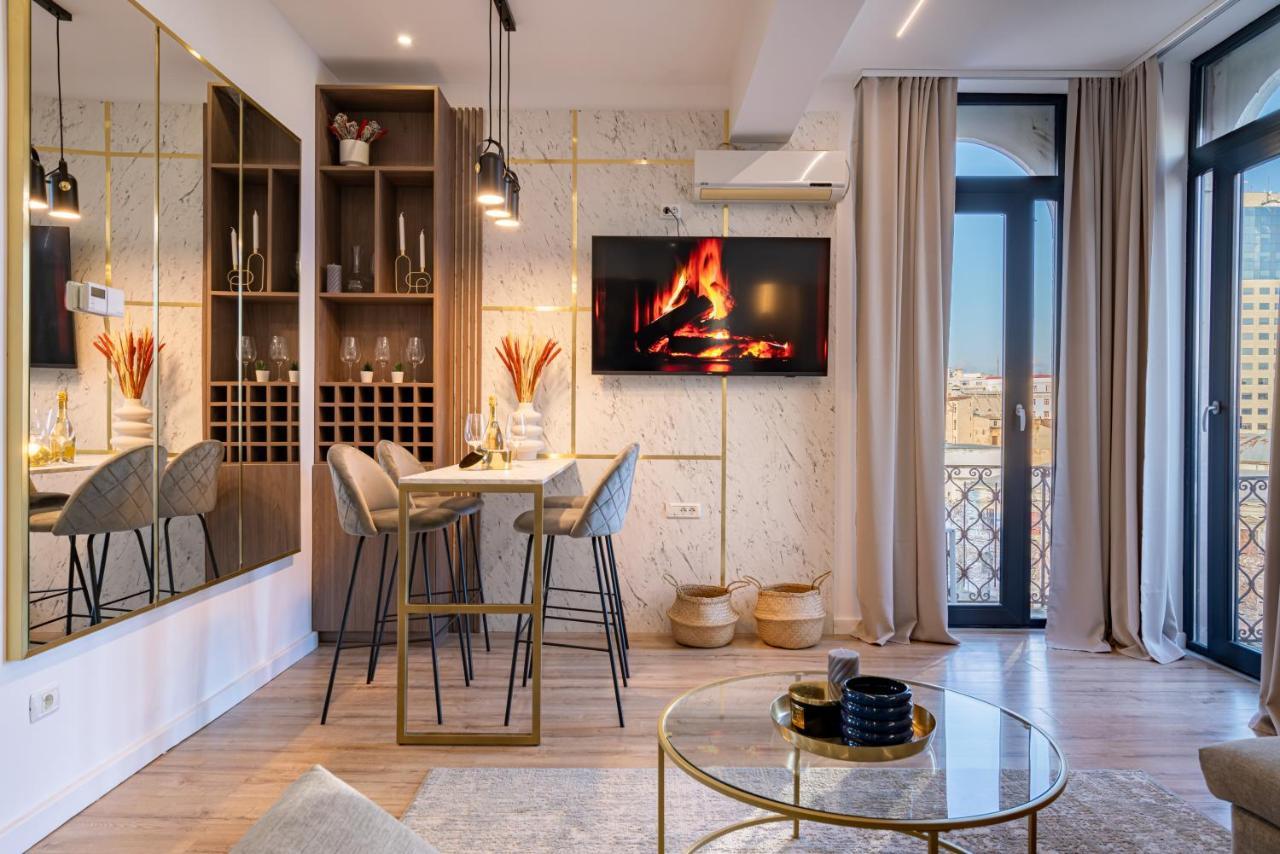 Ferienwohnung Golden View - Breathtaking Location In Bukarest Exterior foto
