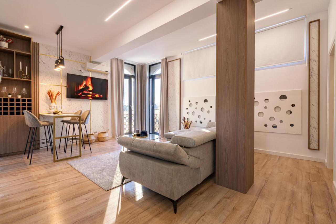 Ferienwohnung Golden View - Breathtaking Location In Bukarest Exterior foto