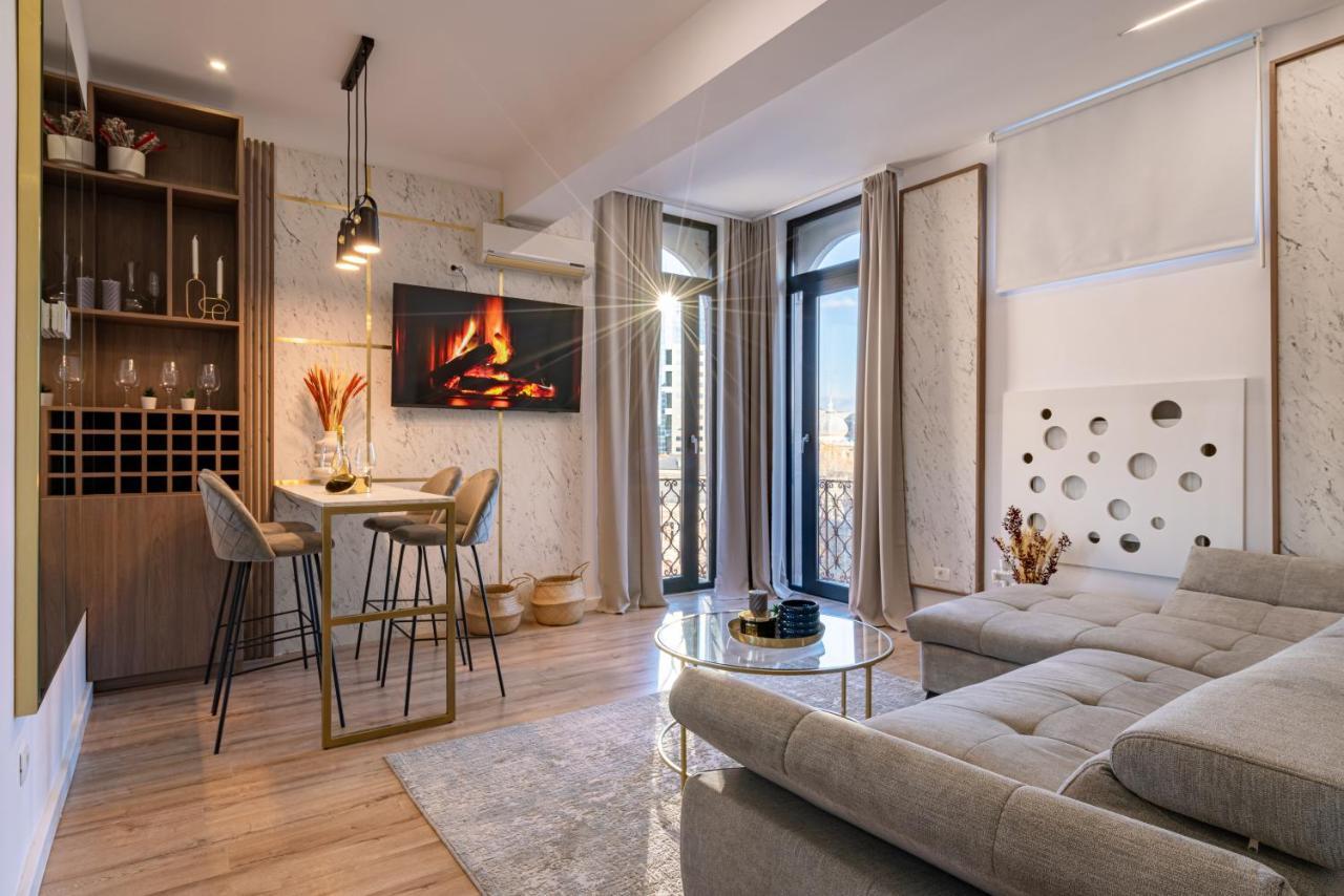 Ferienwohnung Golden View - Breathtaking Location In Bukarest Exterior foto